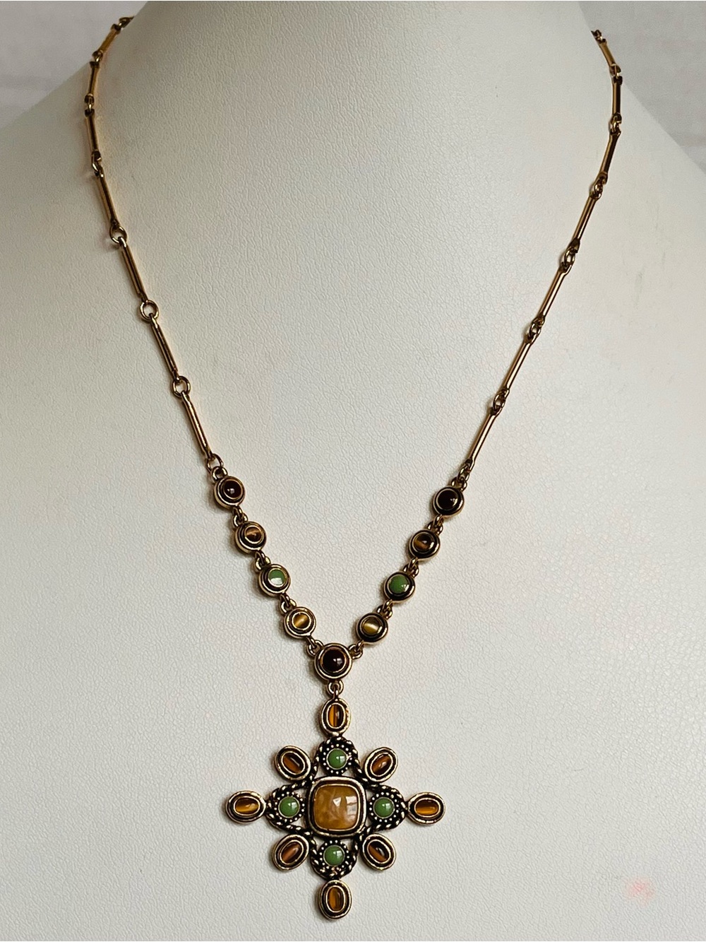 Tiger’s Eye & Green Stone Cabochon Pendant Necklace Gold Tone 16–18”